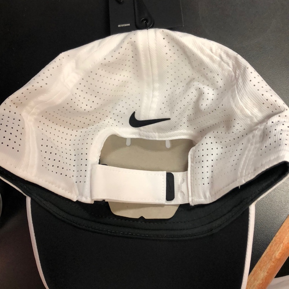 LAST ONE! Nike Women’s Adjustable Golf Hat NWT! - Picture 6 of 8